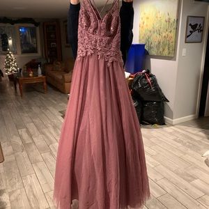 I am selling this dress. Only worn once.